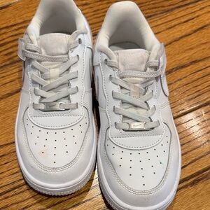 Nike Kids White Low-Top Leather Sneakers